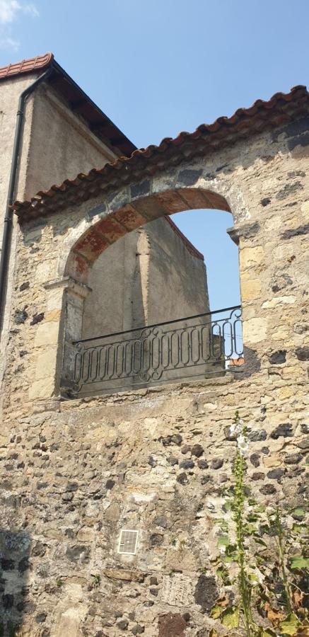 La Tour Noble Bed & Breakfast Saint-Saturnin  Luaran gambar